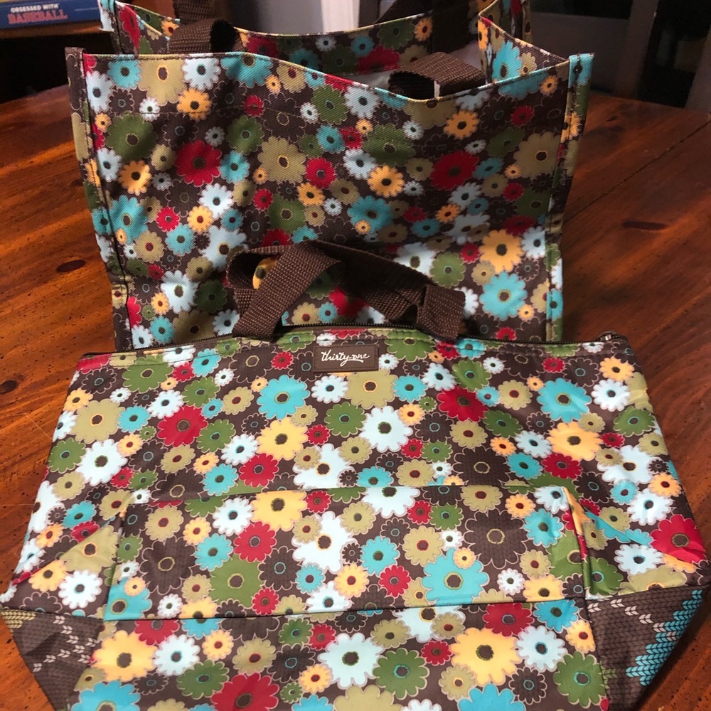 Thirtyone trio- lunch bag, tote and key holder